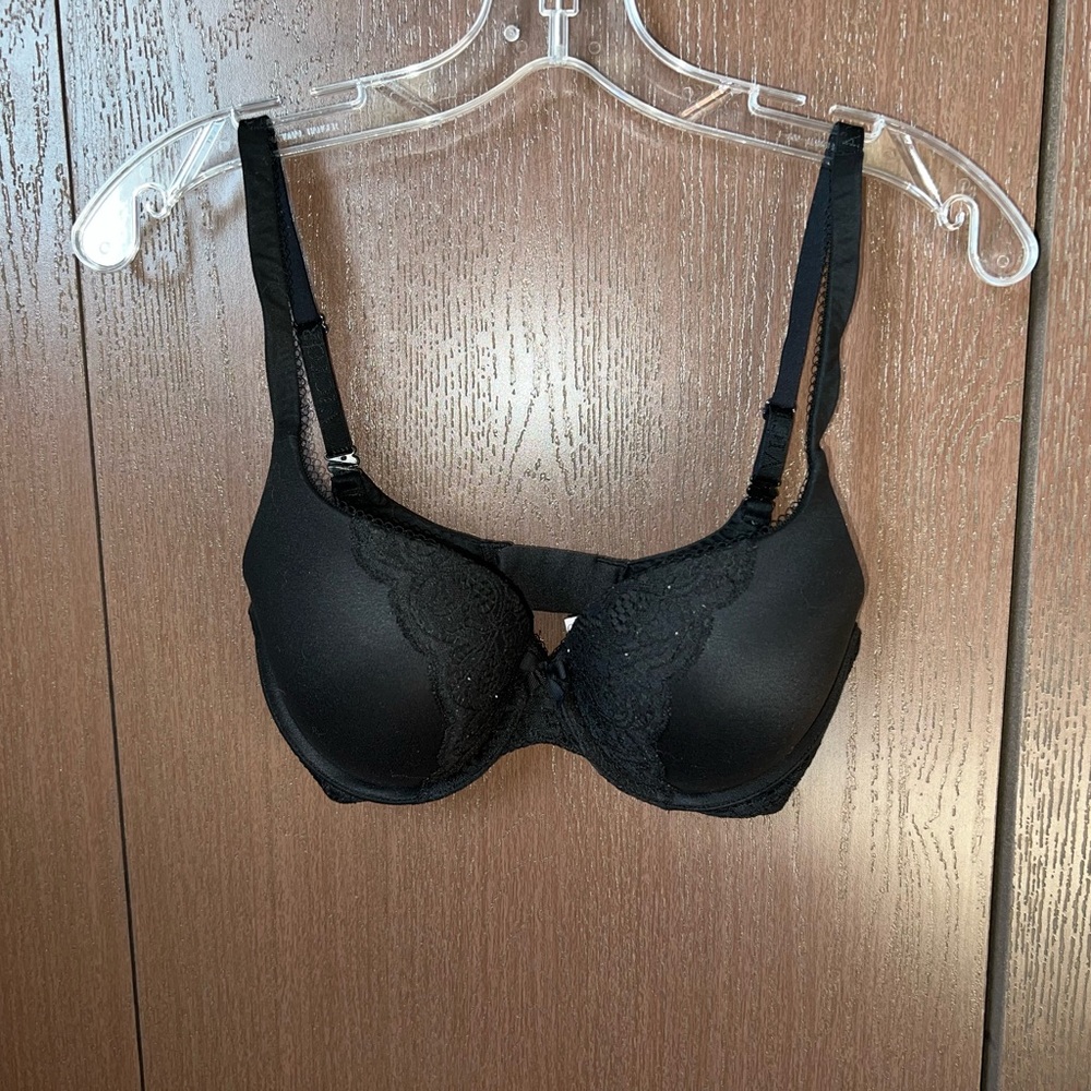Victoria's Secret Black Full-Coverage Bra with Adjustable Straps